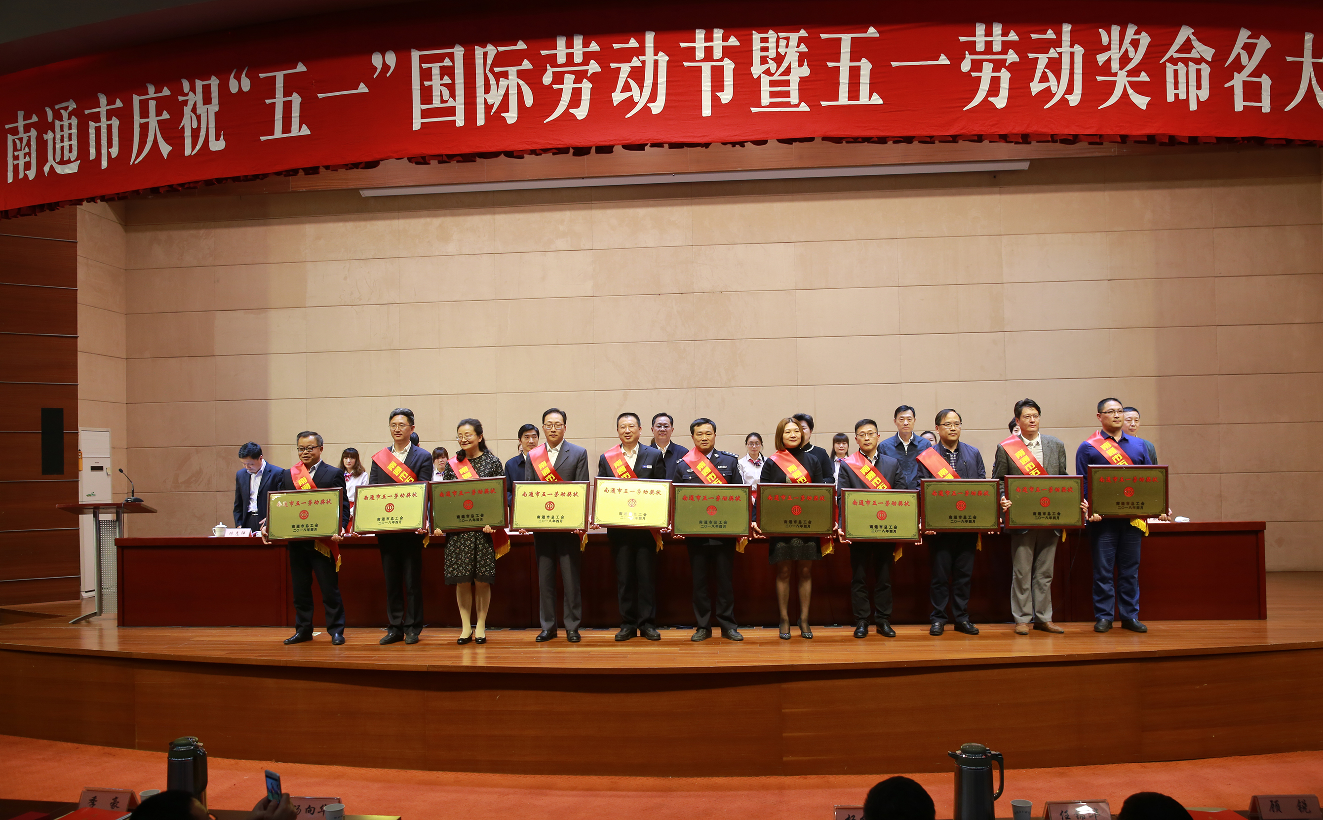 ���Ź��ʹ���-�����ɼ��Ƿ�,����Ʒ�Ƶ�ʵ��