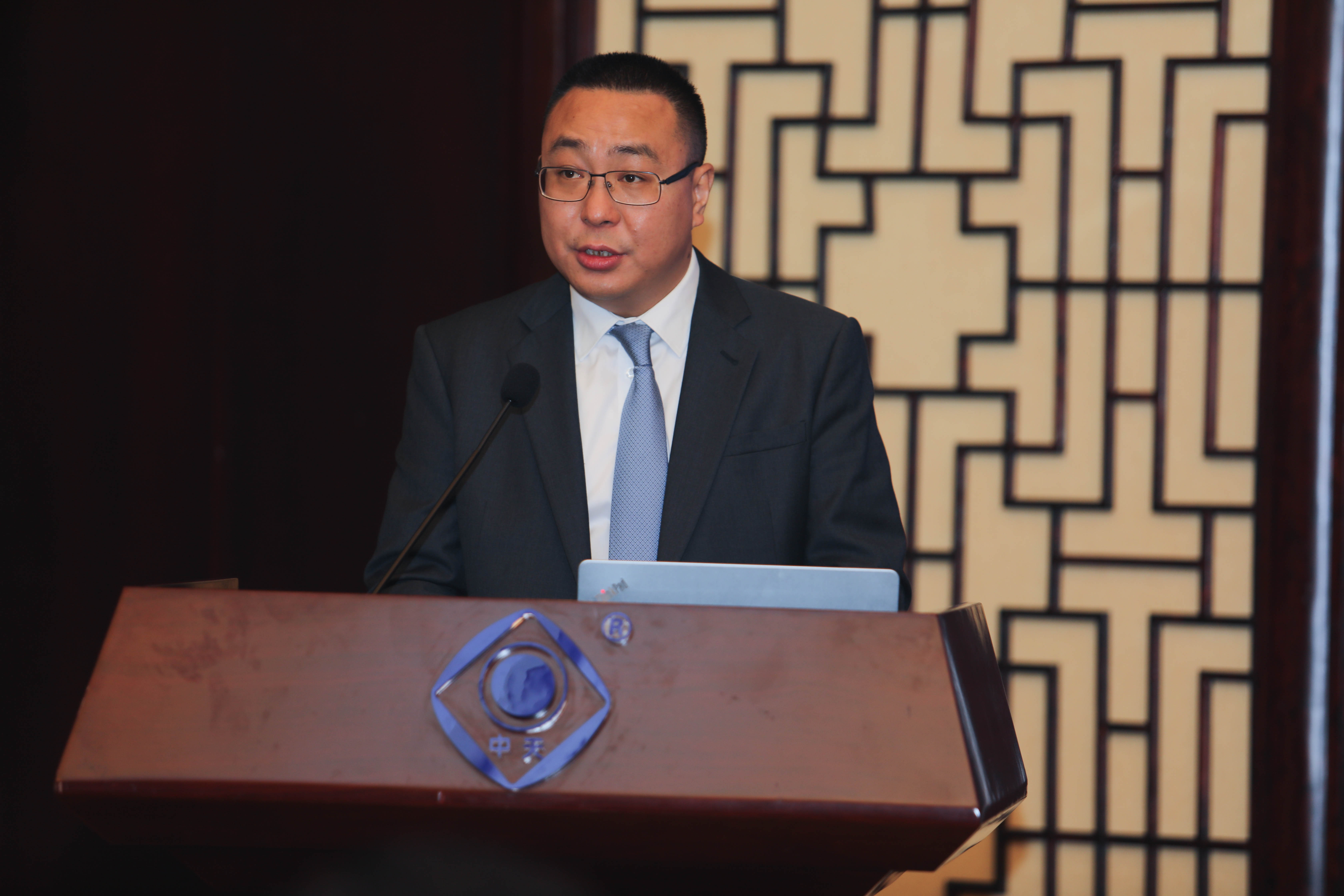 ���Ź��ʹ���-�����ɼ��Ƿ�,����Ʒ�Ƶ�ʵ��