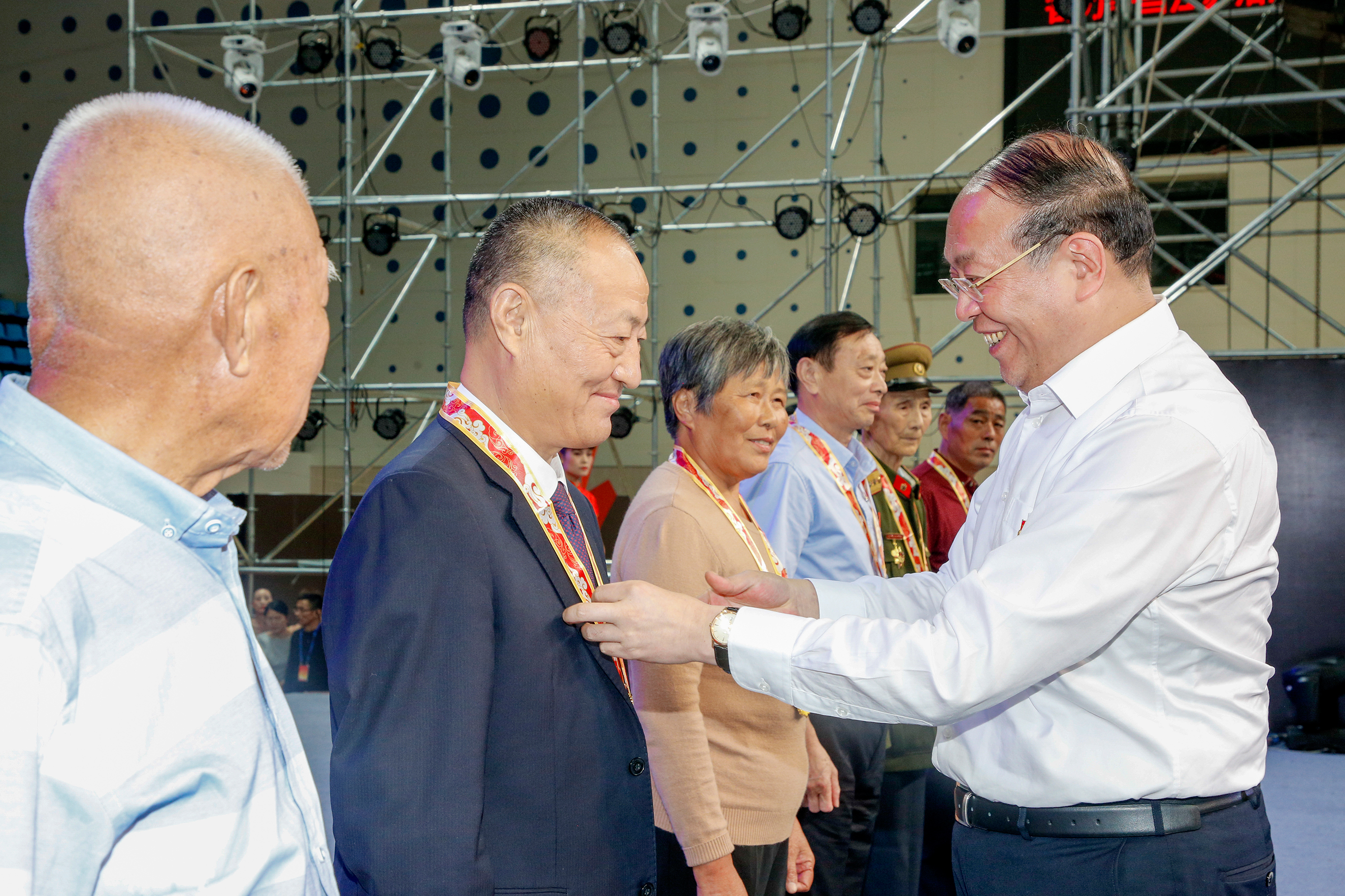 ���Ź��ʹ���-�����ɼ��Ƿ�,����Ʒ�Ƶ�ʵ��