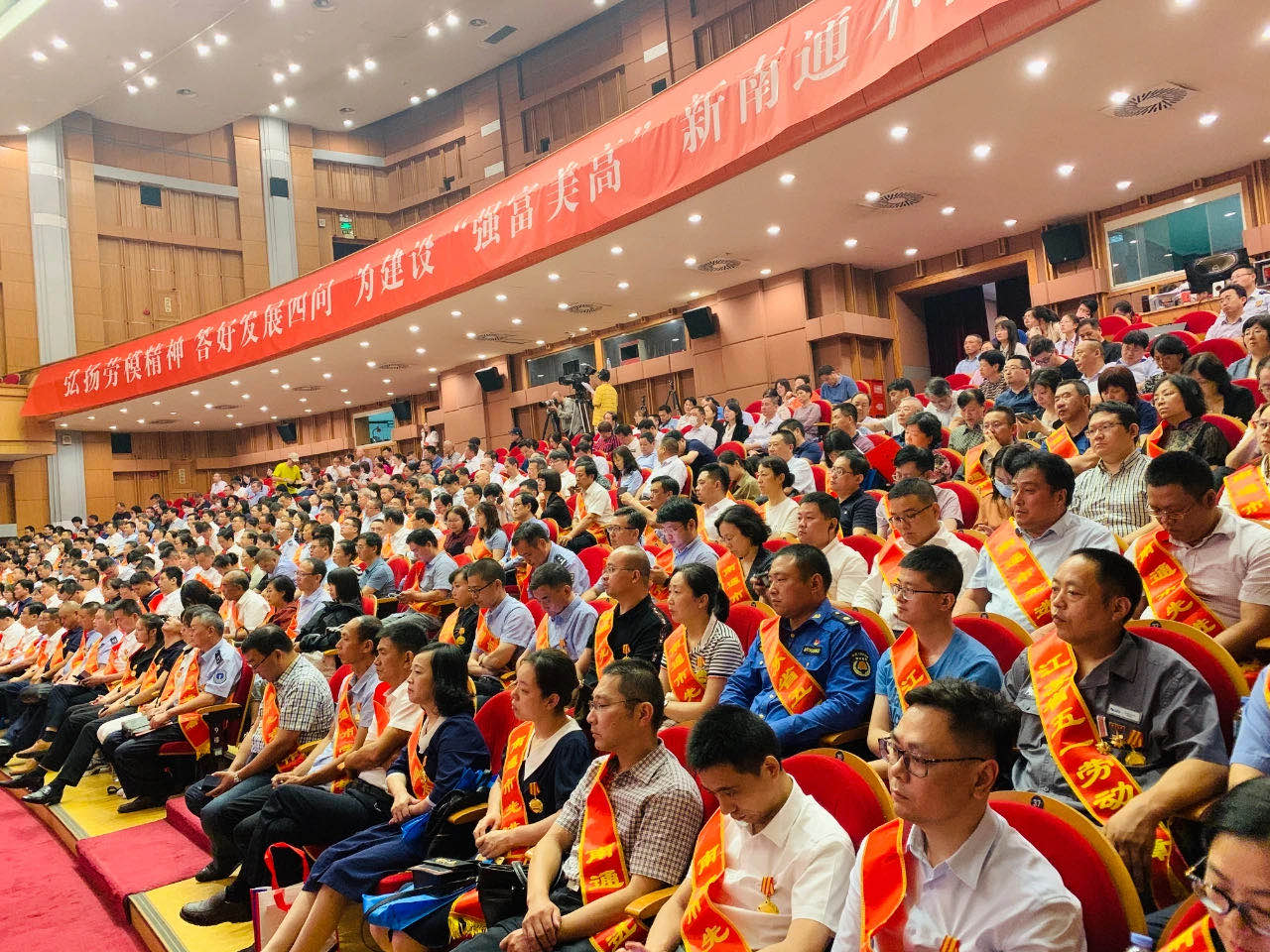 ���Ź��ʹ���-�����ɼ��Ƿ�,����Ʒ�Ƶ�ʵ��