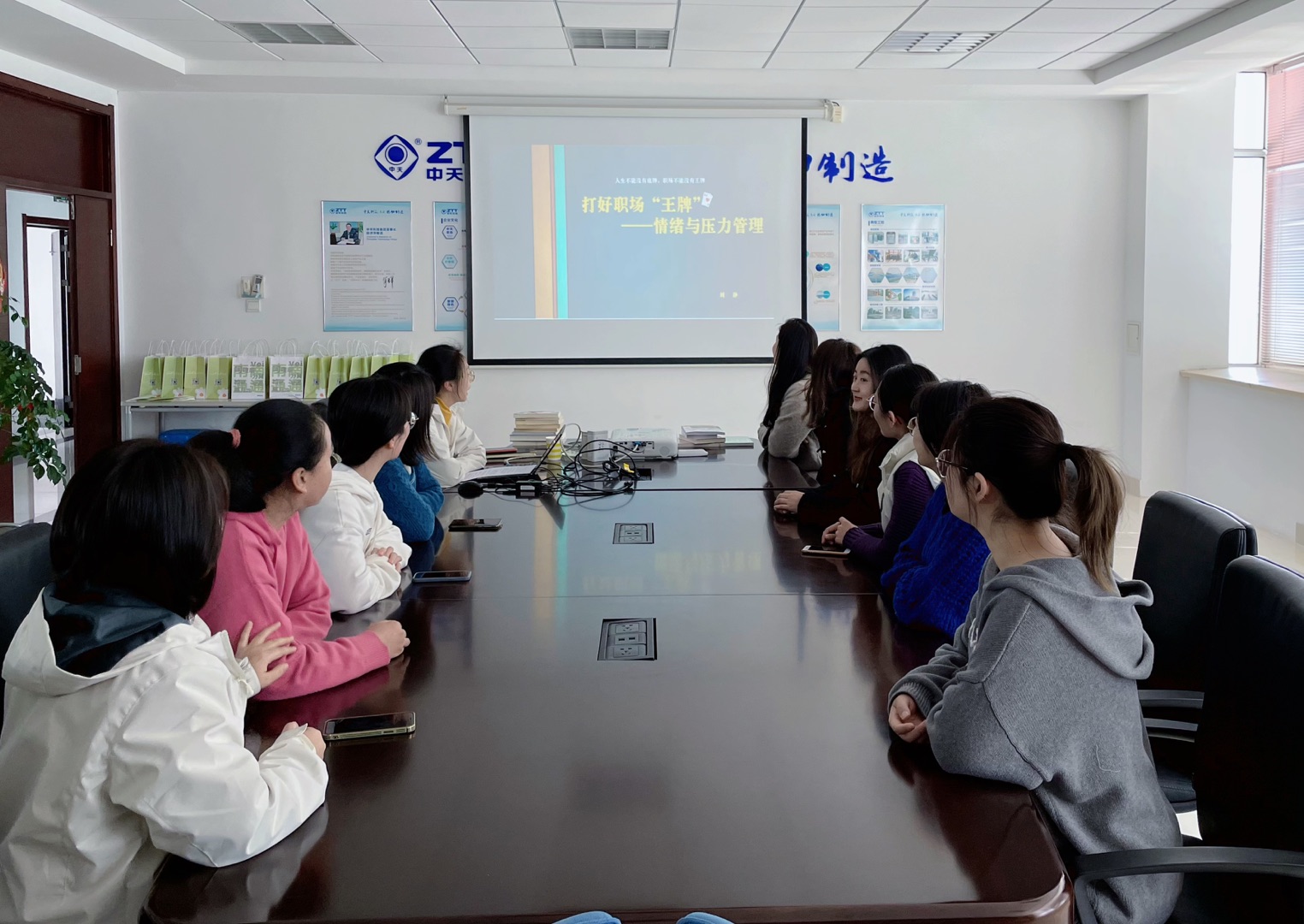 ���Ź��ʹ���-�����ɼ��Ƿ�,����Ʒ�Ƶ�ʵ��