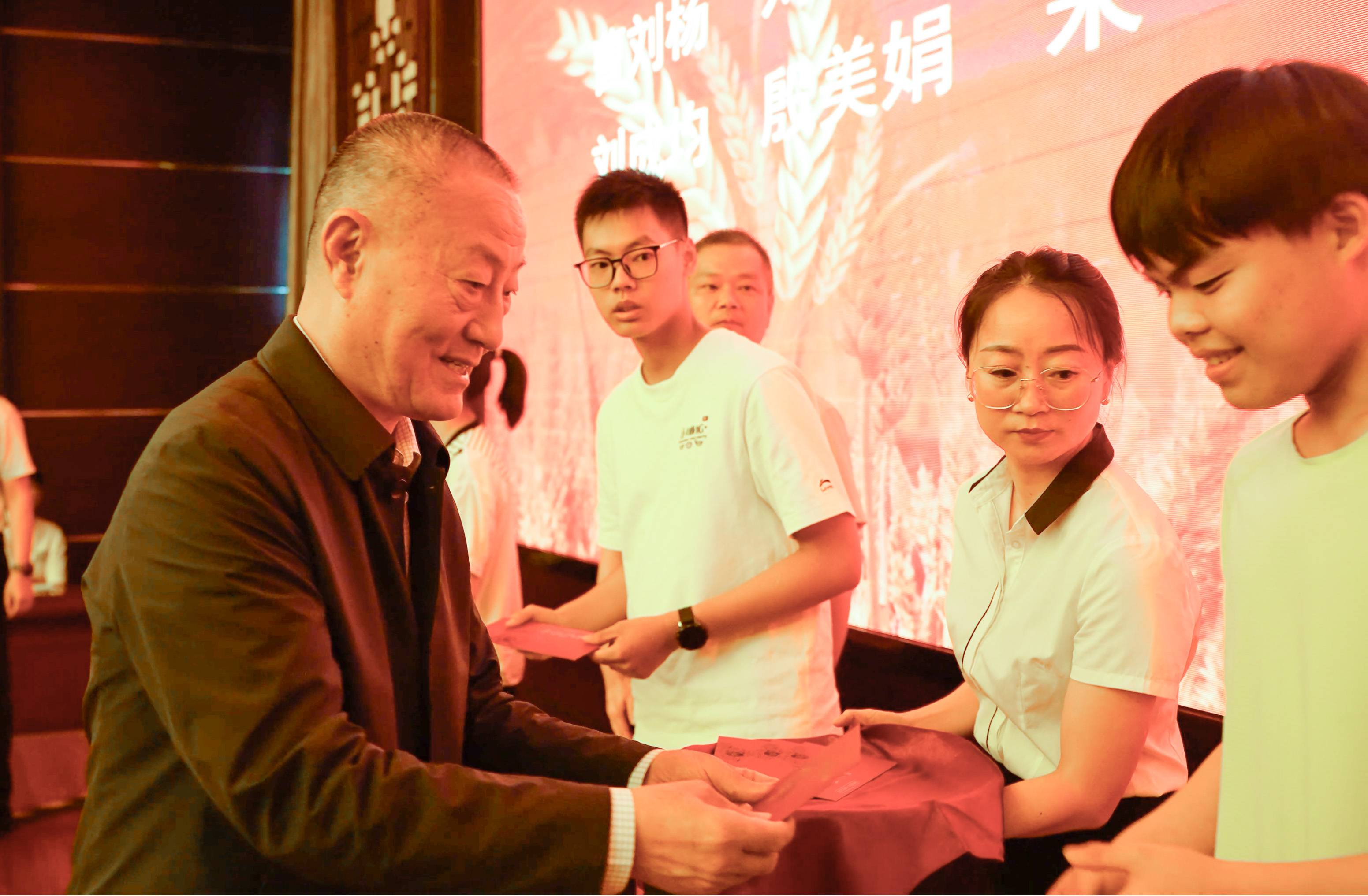 ���Ź��ʹ���-�����ɼ��Ƿ�,����Ʒ�Ƶ�ʵ��