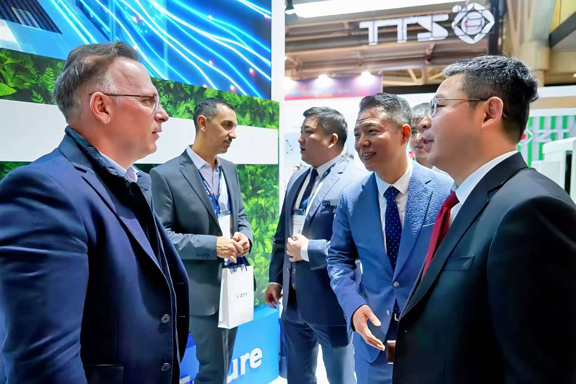 ���Ź��ʹ���-�����ɼ��Ƿ�,����Ʒ�Ƶ�ʵ��